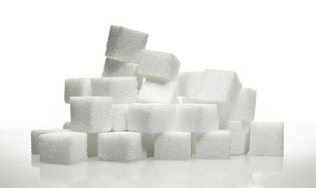 Минсельхоз и ФАС рекомендовали продавать белый сахар на бирже